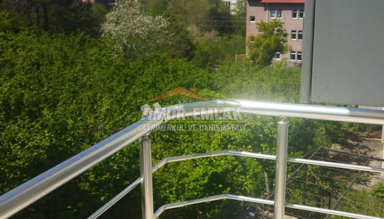 TİMUR EMLAKTAN SOLAK YOL AYRIMINDA 3+1 SATILIK DAİRE